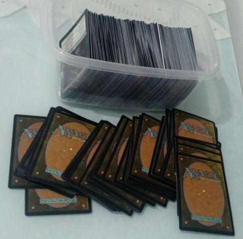 MTG: Coleção de 600 cartas, com 2 Deck Monoblack e Caixa