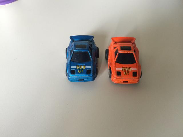 Carrinhos 508GT azul e laranja