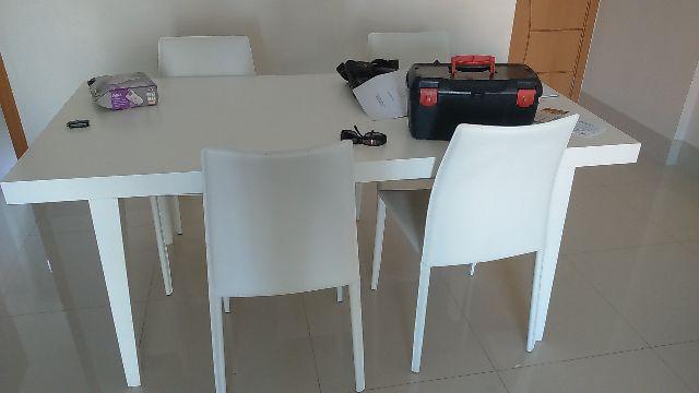 Mesa de Jantar Spot com 4 cadeiras - Branco - Etna
