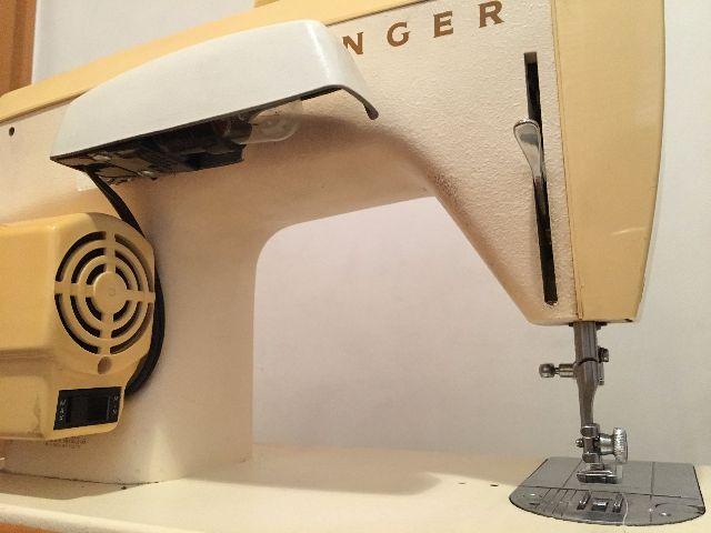 Máquina de costura Singer 247