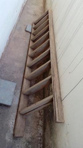 Escada de madeira 10 degraus