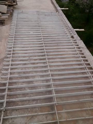 Grade e portão social