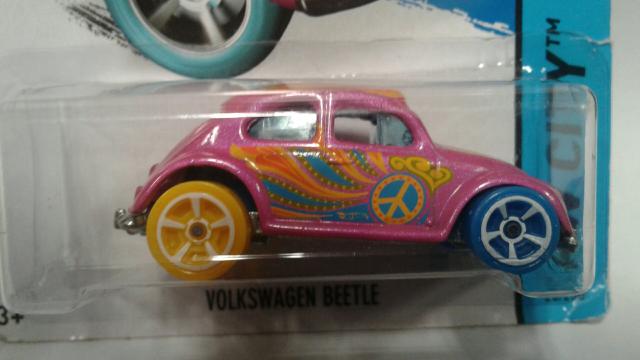 Miniatura VW Fusca Pink em metal