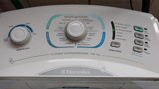 Máquina de lavar 12 kg Eletrolux