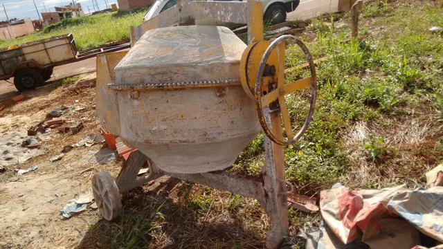 Torro essa betoneira 700,rs