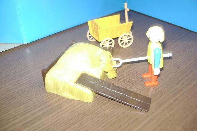 Fazendeiro com feno Playmobil