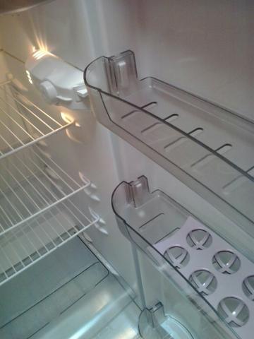 Grande Geladeira Refrigerador brilhando 259 litros da