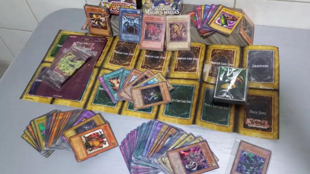 Yugioh  Cartas + Playmat + Capas + Holofoils - Yu-gi-oh