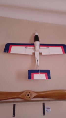 Aeromodelo asa baixa perfeito estado vai com servos