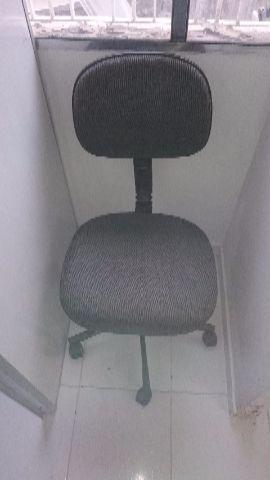 Cadeira secretária modelo palito