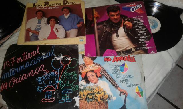 Quatro discos de vinil, lps