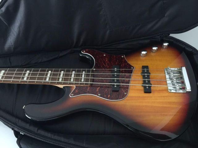 Baixo Cort GB-34J com bag da Rockbag