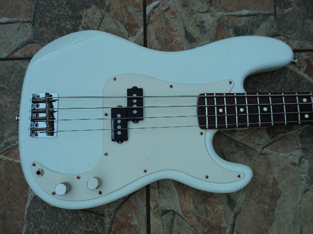 Baixo Fender Precision Std 4c Made in Mexico Com Bass Line