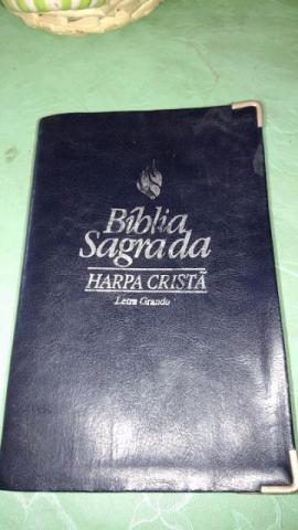 Bíblia usada em bom estado