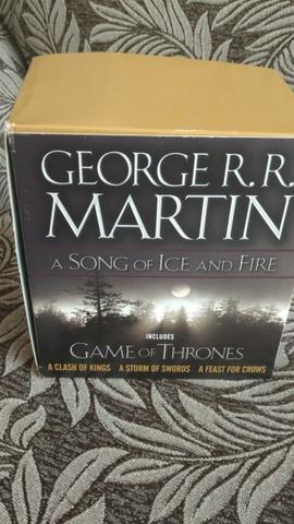 Box 3 livros Game Of Thrones, em inglês