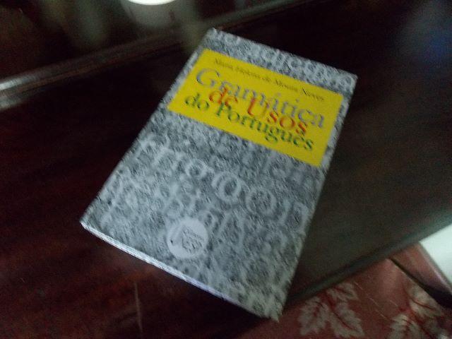 Livro: gramática de usos do Português