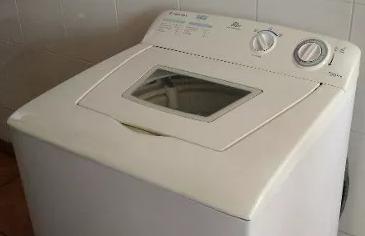 Maquina de lavar roupas Eletrolux