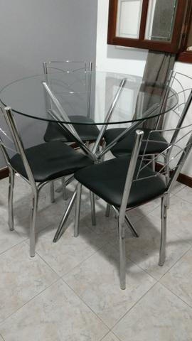 Mesa de vidro + 4 cadeiras