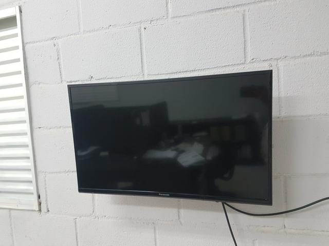 TV Panasonic 32 polegadas
