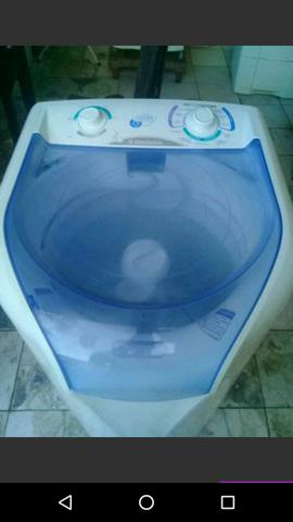 Vende-se essa máquina de lavar roupas