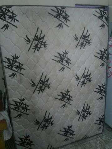 Vendo cama box de casal