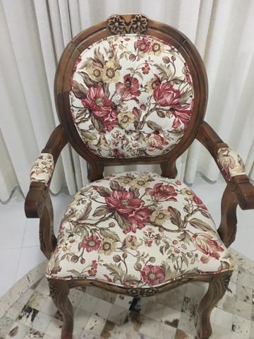 Cadeira estilo Luiz XV