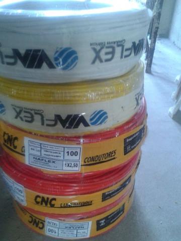 Fios e canduite fone 