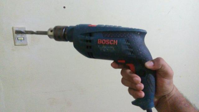 Furadeira Bosch GSB 16 RE profissional