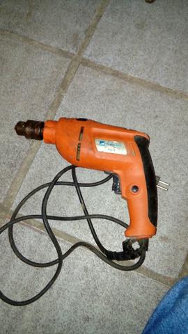 Furadeira de impacto !!! semi nova