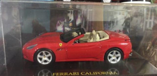 Miniatura Ferrari California