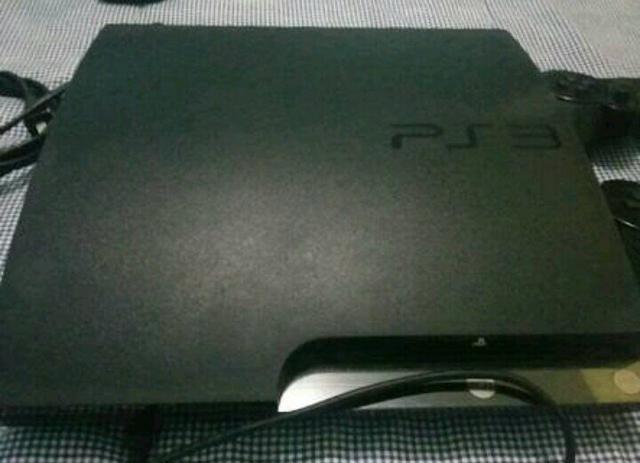 PS3 + Controle Vermelho + 4 Jogos