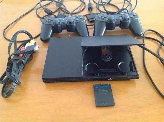 Playstation 2 com dois controles