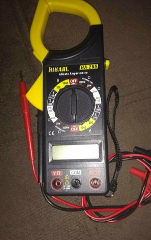 Alicate Amperímetro