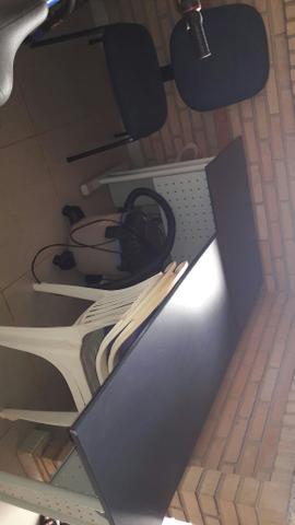 Escrivaninha + cadeira de escritório