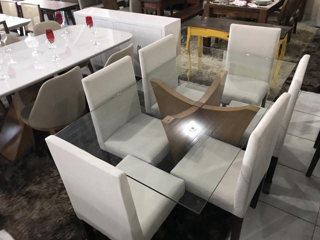 Mesa evora vidro incolor de 10 mm na madeira