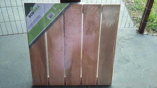 Minideck de eucalipto natural na embalagem