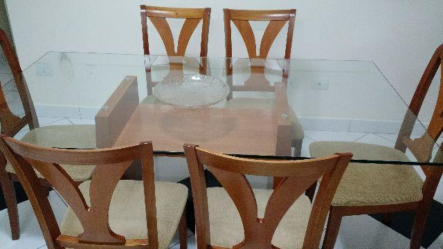 Sala De Jantar Com 6 Cadeiras + Aparador