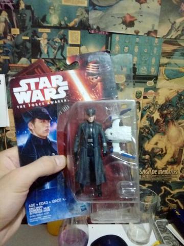 Action figure star wars general hux episódio 7