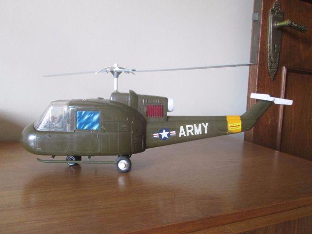 Brinquedo antigo-Helicóptero a pilha da década de 70