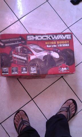 Carrinho shockwave a combustão.