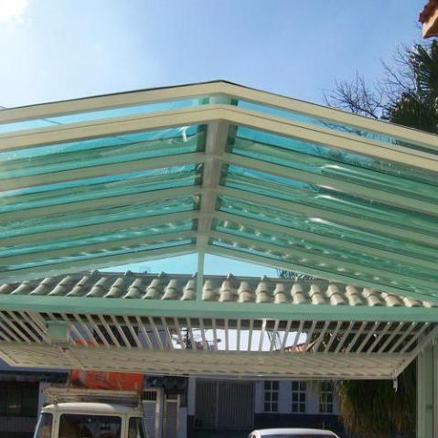 Cobertura de Portão em Policarbonato