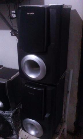 Par de caixas aiwa potente