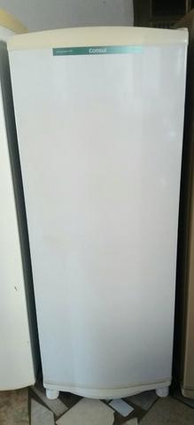 Vendo geladeira cônsul degelo seco bem conservada 220 volts