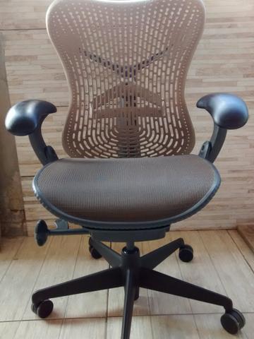 Cadeira Herman Miller Mirra Chair