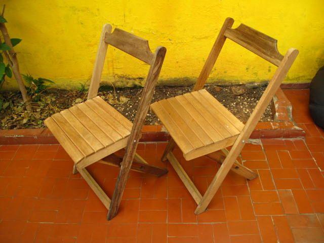 Cadeiras de madeira dobráveis