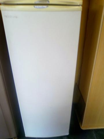 Geladeira Eletrolux 330 litros