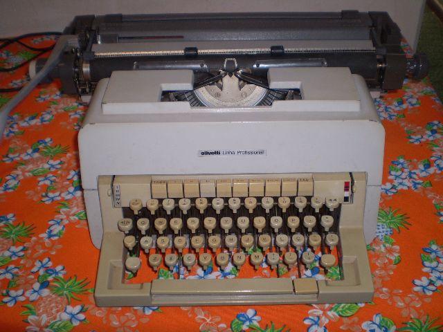 Máquina de escrever Olivetti