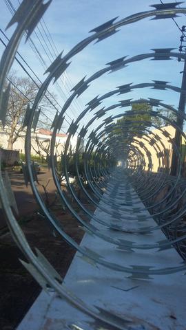 Promoção de concertina 15reais o metro ja instalada