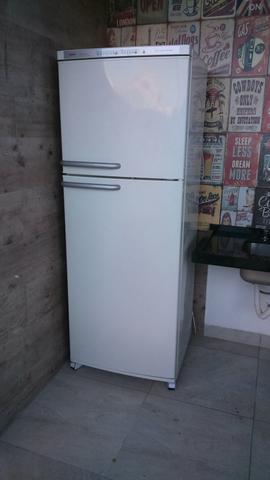Refrigerador Bosch 408 L frost free 127v
