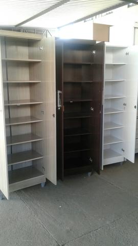 Armário alto novo